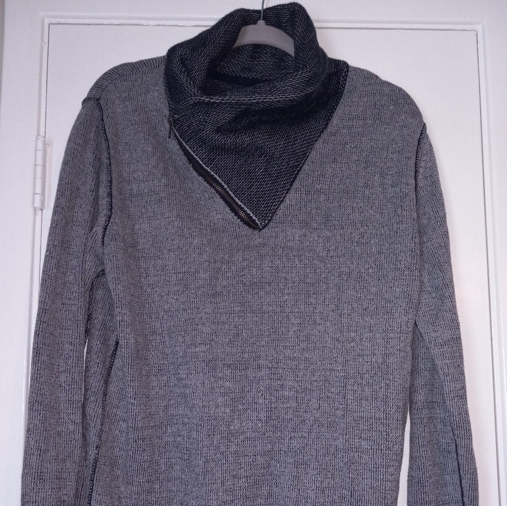 Men's Size L Turtle Neck Gray/Blue Sweater